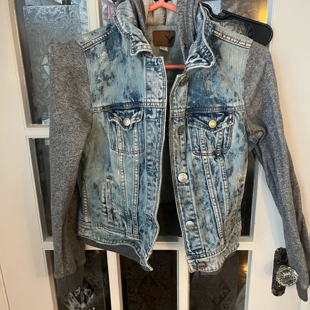American Eagle Outfitters Denim Jacket with Gray Knit | Casual Jacket | Size M
